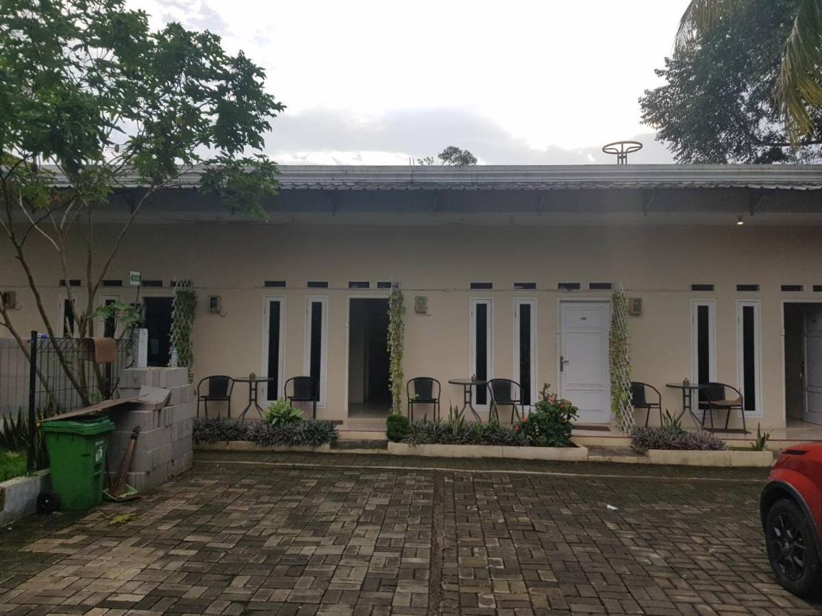 Bakom Inn Syariah Bogor Exterior foto